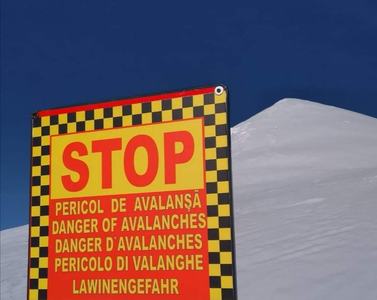 Risc mare de avalanşă, de 4 din 5, în munţii Făgăraş, Ţarcu-Godeanu şi Parâng-Şureanu. În Bucegi, riscul de avalanşă este însemnat, de 3 pe o scară de la 1 la 5