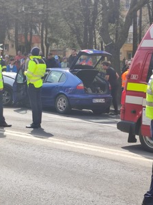 Un mort şi cinci răniţi, într-un accident produs în municipiul Braşov