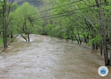 Cod galben de viituri, luni şi marţi, pe râurile din opt bazine hidrografice din România: Există riscul producerii unor inundaţii locale