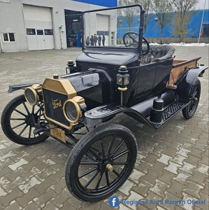 Ford datând din 1914, adus la RAR pentru verificări. Maşina are spiţe din lemn, patru cilindri şi 20 de cai putere. Oficialii RAR: Ocazia de a putea vedea o maşină veche de peste 100 de ani şi de a-i auzi sunetul motorului, o onoare pe care puţini o au

