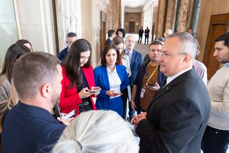 Nicolae Ciucă, mesaj de Ziua Libertăţii Presei: Am toată aprecierea pentru oamenii din presă care prin munca lor promovează şi apără interesele societăţii