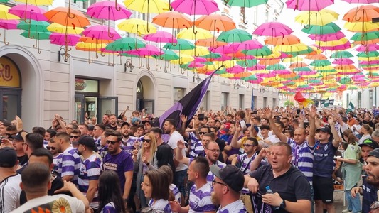 Mii de suporteri şi sportivi din Timişoara au protestat faţă de lipsa infrastructurii sportive - FOTO