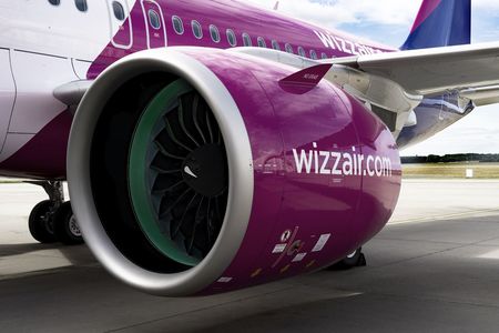 Wizz Air anunţă că este nevoită să anuleze o serie de curse aeriene din şi spre Italia, programate sâmbătă, din cauza grevei personalului de handling la sol din această ţară