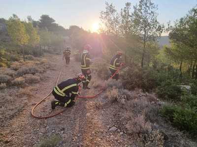 România trimite un nou modul de intervenţie pentru stingerea incendiilor din Grecia, format din 40 de salvatori
