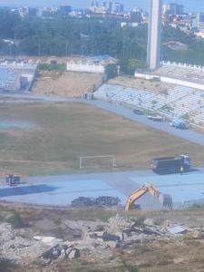 Constanţa: Firma care demolează stadionul, amendată de Garda de Mediu cu 15.000 de lei pentru că nu a luat măsuri pentru a limita răspândirea prafului în atmosferă - VIDEO