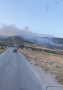 IGSU: Pompierii care au plecat vineri în Grecia participă la o primă misiune. Ei intervin pentru stingerea unui incendiu în regiunea Attila, cu risc de extindere spre un parc naţional