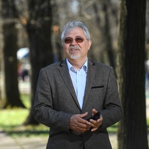 Primarul din Caracal, Ion Doldurea, al cărui fiu deţine staţia GPL din Crevedia, a anunţat că se suspendă din PSD şi din orice funcţie politică deţinută