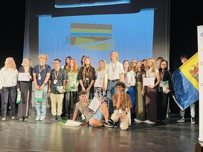 Ministerul Educaţiei: Rezultate excelente pentru lotul României, la Olimpiada Internaţională de Limba Engleză / Competiţia, derulată la Bucureşti, a reunit 58 de elevi din şapte ţări