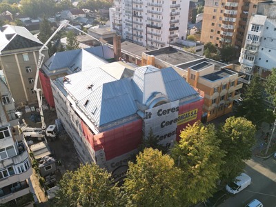 Lucrările de reabilitare a clădirii Bibliotecii Judeţene din Buzău, monument istoric, în întârziere/ Şeful CJ: Sper ca în anul 2024 clădirea să fie redată publicului - FOTO