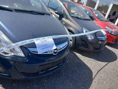 Sute de autovehicule second hand, oprite temporar de la vânzare în urma controalelor făcute de comisarii de la Protecţia Consumatorilor în regiunea Sud-Muntenia