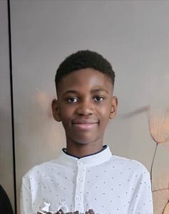 UPDATE - Un băiat camerunez, de 12 ani, care locuieşte în Sectorul 4 al Capitalei, a fost căutat de poliţişti / El a fost găsit - FOTO