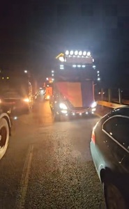 Mai multe porţi de acces în Portul Constanţa, blocate de protestatari pentru a doua seară consecutiv