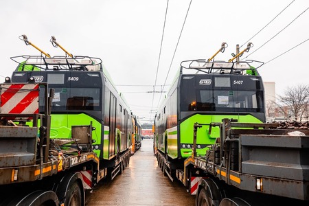 Primele 7 troleibuze Solaris au ajuns în Depoul Societăţii de Transport Bucureşti / Vor circula pe linia 61

