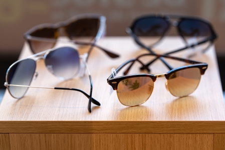Angajaţii ÎCCJ vor beneficia de decontarea ochelarilor de vedere sau a lentilelor de contact, pe baza prescripţiei medicului. Sumele maxime acordate - 500 de lei pentru rame, 2500 de lei pentru lentile de ochelari. Sunt decontate şi consultaţiile
