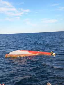 ARSVOM, despre ambarcaţiunea suspectă găsită în Marea Neagră şi detonată la Capu Midia:  Ambarcaţiunea era răsturnată, prezenta forma, culoarea unei ambarcaţiuni civile, portocalie / Nu erau elemente că e fără pilot 