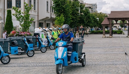 Iohannis a promulgat legea prin care conducătorii de motociclete şi mopede vor fi exceptaţi de la obligaţia de a deţine triunghiuri reflectorizante, trusă de prim-ajutor şi extinctor