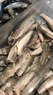 Peste 300 de tone de peşte şi produse din peşte au fost verificate de ANPC, iar la 71 de tone au fost găsite nereguli / Au fost date amenzi de 1,1 milioane de lei / Printre probleme descoperite: produse expirate, peşte cu modificări de aspect şi culoare 
