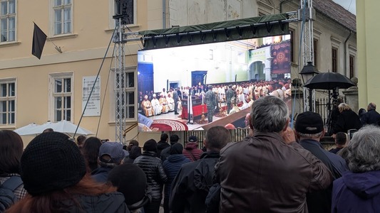 Zeci de credincioşi, la funeraliile Întâistătătorului Bisericii Greco-Catolice din România, care au loc luni, la Blaj. Preşedintele Nicuşor Dan, aşteptat la ceremonii - FOTO, VIDEO