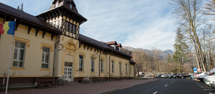 O fundaţie cere Ministerului Sănătăţii să facă o anchetă la Spitalul Orăşenesc Sinaia, după ce o pacientă de 34 de ani a murit din cauza septicemiei şi a unei afectări severe a ficatului, la trei săptămâni de la o intervenţie chirurgicală