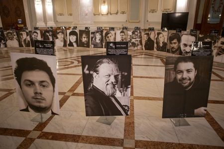 10 ANI DE LA COLECTIV - Bogdan Moleşag, supravieţuitor: Lucrarea de licenţă am făcut-o pe supravieţuitorii incendiului. Concluzia: din punct de vedere psihic şi emoţional, eşti la fel de rănit şi la fel de afectat indiferent dacă ai sau nu şi răni fizic