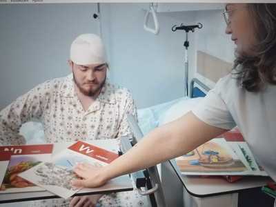 Operaţie pe creier cu pacientul treaz, realizată pentru prima dată la Spitalul ”Bagdasar-Arseni”/ Pacientul de 20 de ani, cu o tumoră cerebrală de dimensiuni mari, a fost supus unor teste de limbaj în timpul operaţiei: Am fost curios cum o să fiu treaz