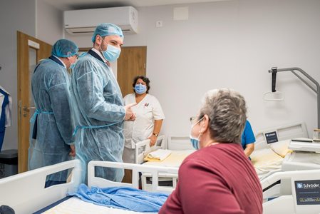 Ministrul Sănătăţii anunţă încă un proiect de peste 15 milioane de lei finalizat cu succes prin PNRR, la Spitalul Clinic de Nefrologie „Dr. Carol Davila: Am închis oficial încă un demers esenţial pentru reducerea infecţiilor nosocomiale