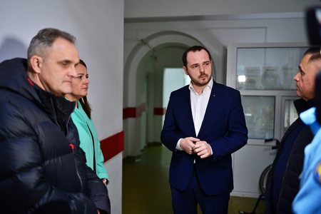 Ministrul Sănătăţii, după vizite în spitalele din Prahova afectare de lipsa apei potabile: În momentul de faţă, situaţia, din datele pe care le avem, este şi pare sub control/ Nu am transferat niciun pacient în momentul de faţă din judeţ către Bucureşti