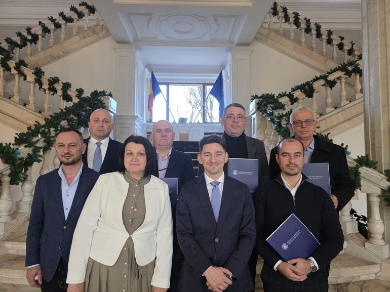 Teren agricol dintr-o comună românească pregătit pentru plantarea copacilor în cadrul proiectelor de împăduriri PNRR cu finanțare împăduriri pentru 472 hectare împădurite. | sursa foto: News.ro