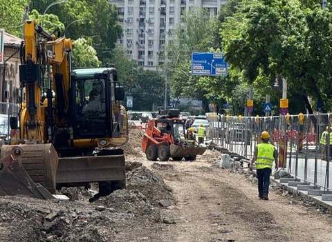 Primăria Municipiului Bucureşti: Se lucrează şi în weekend! De la Piaţa Victoriei, Bd. Mihalache, Bucureştii Noi, până la bucla de pe Bd. Gloriei / Vrem să închidem cât mai repede şantierele şi să nu pierdem banii europeni