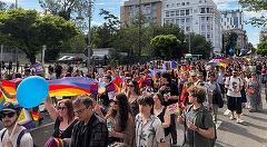 UPDATE - Marşul Bucharest Pride al comunităţii LGBT, din Piaţa Victoriei spre Parcul Izvor, unde va avea loc un concert/ Înainte, „Marşul Normalităţii”, „orchestrat” de Diana Şoşoacă/ Manifestul Bucharest PRIDE - FOTO