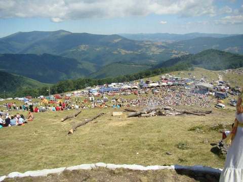 Târgul de fete de pe Muntele Găina/ Recomandările poliţiştilor, în contextul în care se aşteaptă un flux mare de persoane