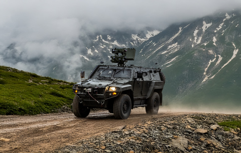 Ministerul Apărării anunţă că au fost recepţionate primele vehicule blindate COBRA II fabricate în România / Producţia acestora a început la Mediaş în acest an, iar primele 12 vehicule au fost livrate în iulie