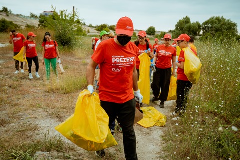 Mai puţine deşeuri în Parcul Natural Văcăreşti din Capitală, după o nouă acţiune de ecologizare/ Voluntarii au găsit „delta dintre blocuri”, prima deltă urbană din România, mai curată decât la acţiunile anterioare: Este un semnal încurajator - FOTO