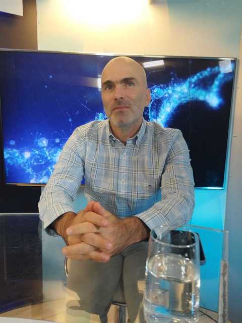 Dr. Bogdan Tănase: Dacă acum cinci ani, un cancer bronho-pulmonar care era metastatic însemna o speranţă de viaţă de ordinul lunilor de zile, acum chiar şi în stadiile metastatice, aceste noi terapii acordă acestor pacienţi ani de viaţă