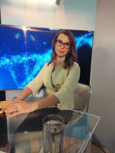 Raluca Juncar, medic primar protetică dentară: Foarte mulţi pacienţi vin deja cu nişte idei preconcepute sau cu nişte imagini pe care le iau din social media / Zirconiu este bun pentru anumite situaţii clinice