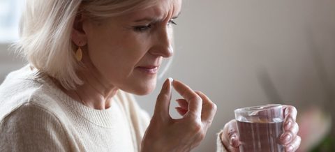 Un tratament experimental a îmbunătăţit structura osoasă şi a redus acumularea de grăsime după menopauză
