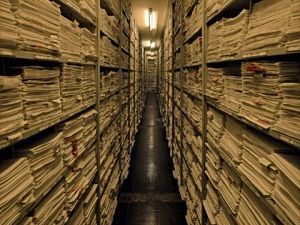 Arhiva fostului SIPA, inventariată în cel mult şase luni de o Comisie care va propune declasificarea, secretizarea sau distrugerea documentelor - proiect