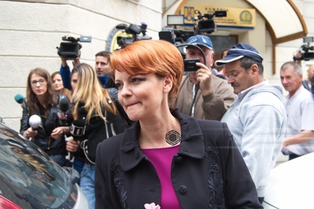 Procurorul DNA a cerut instanţei să-i interzică Olguţei Vasilescu să participe la emisiuni de radio şi de televiziune