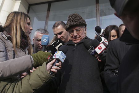 Fostul preşedinte Ion Iliescu a plecat de la Parchet. Avocat: A luat la cunoştinţă că este inculpat în dosarul Mineriadei, nu a dat declaraţii