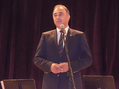 Primarul municipiului Târgu Mureş, cercetat după ce i-a dat drept de semnătură unui consilier personal care avea interdicţie de la judecători