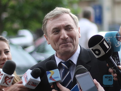 UPDATE - Tudorel Toader a sesizat Inspecţia Judiciară în urma disputei între procurorul general şi Comisia de anchetă privind alegerile din 2009. Reacţia lui Augustin Lazăr
