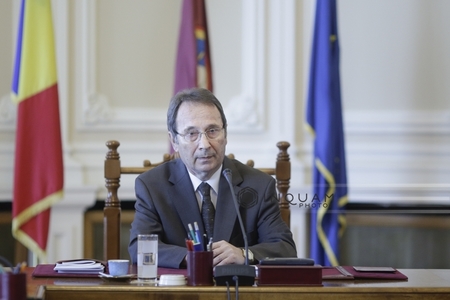 Preşedintele CCR, Valer Dorneanu, criticat de CSM pentru declaraţii legate de decizii ale instanţelor prin care ar afecta independenţa justiţiei