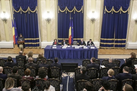 Bilanţul DNA: Kovesi: 3 miniştri, 6 parlamentari, trimişi în judecată; 189 de trimiteri în judecată pe abuz în serviciu. Iohannis: Asistăm la manifestări virulente ale disperării în încercarea de a subordona justiţia politicului - VIDEO, FOTO