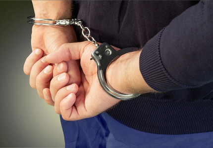 Poliţist din Ilfov, acuzat de trafic de influenţă, reţinut de procurorii DNA