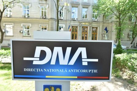  
DNA: Avocat din Mureş, trimis în judecată / El ar fi determinat un asistent medical să-i ofere datele unor pacienţi, victime ale accidentelor rutiere, pentru a-i reprezenta în instanţă în schimbul unui procent din despăgubiri 