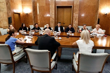 Asociaţii ale procurorilor şi judecătorilor, solidare cu magistraţii care au denunţat public toate situaţiile în care independenţa lor este pusă în pericol: Orice încercare de a reduce la tăcere vocile critice, un atac direct la adresa statului de drept