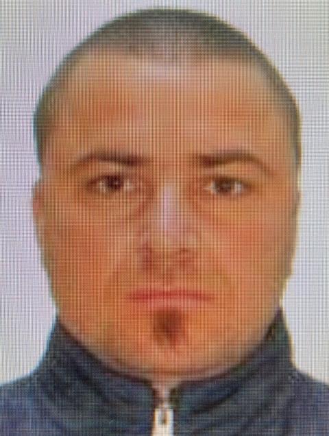 Emil Gânj, bărbatul din judeţul Mureş suspectat că, în vara anului trecut, şi-a ucis iubita şi i-a dat foc, condamnat la închisoare pe viaţă / Gânj este căutat din vara anului trecut/ Decizia Tribunalului Mureş nu este definitivă