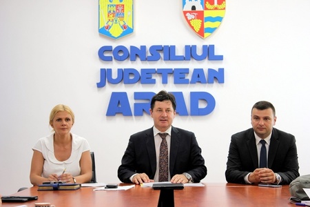 Iustin Cionca (PNL), ales preşedinte al CJ Arad; vicepreşedinţi, fostul ministru Claudia Boghicevici şi Sergiu Bîlcea