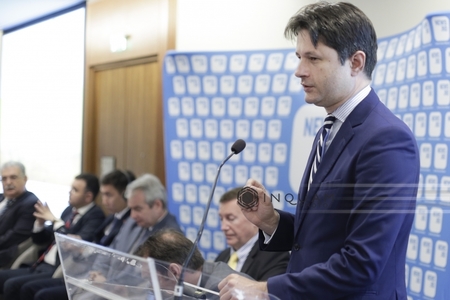 Liderul PNL Gorj vrea să-l dea în judecată pe ministrul Energiei, Victor Grigorescu, pentru insultă şi calomnie