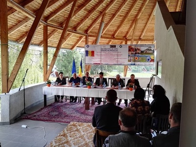 Rezoluţia finală a Universităţii de Vară de la Izvoru Mureşului: participanţii cer protejarea românilor din Covasna şi Harghita